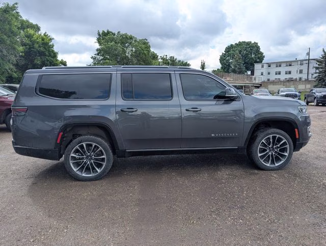2023 Baltic Gray Metallic Clearcoat Jeep Wagoneer L Series III 4X4 SUV