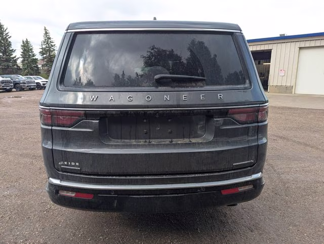 2023 Baltic Gray Metallic Clearcoat Jeep Wagoneer L Series III 4X4 SUV
