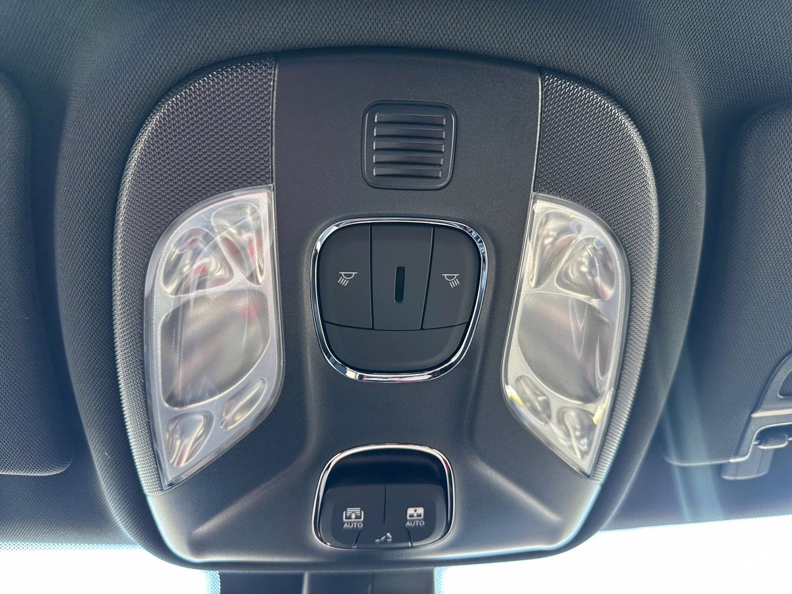 2025 Red Hot Pearlcoat Jeep Compass Limited 4X4 SUV