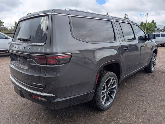 2023 Baltic Gray Metallic Clearcoat Jeep Wagoneer L Series III 4X4 SUV