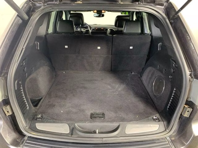 2019 Granite Crystal Metallic Clearcoat Jeep Grand Cherokee Limited 4X4 SUV