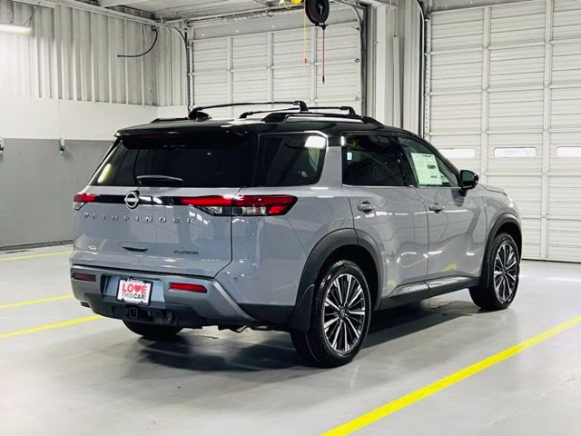 2026 Boulder Gray/Super Black Nissan Pathfinder Platinum FWD SUV