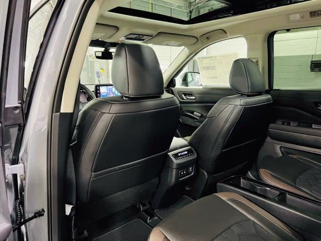 2026 Boulder Gray/Super Black Nissan Pathfinder Platinum FWD SUV