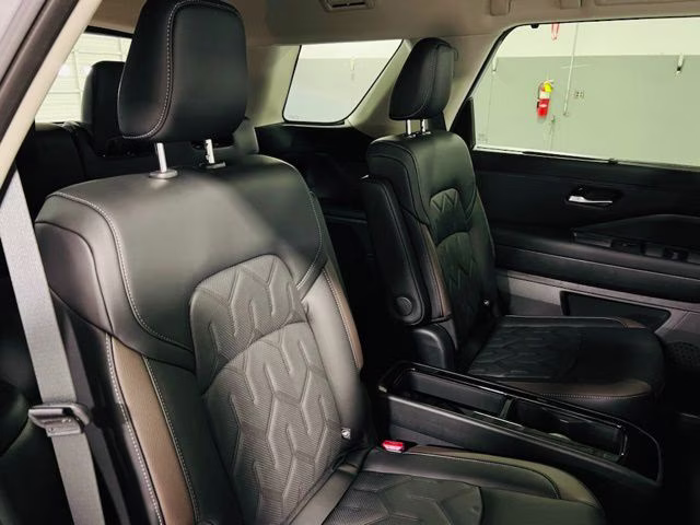 2026 Boulder Gray/Super Black Nissan Pathfinder Platinum FWD SUV