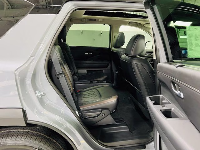 2026 Boulder Gray/Super Black Nissan Pathfinder Platinum FWD SUV