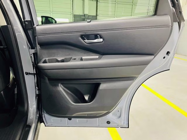 2026 Boulder Gray/Super Black Nissan Pathfinder Platinum FWD SUV