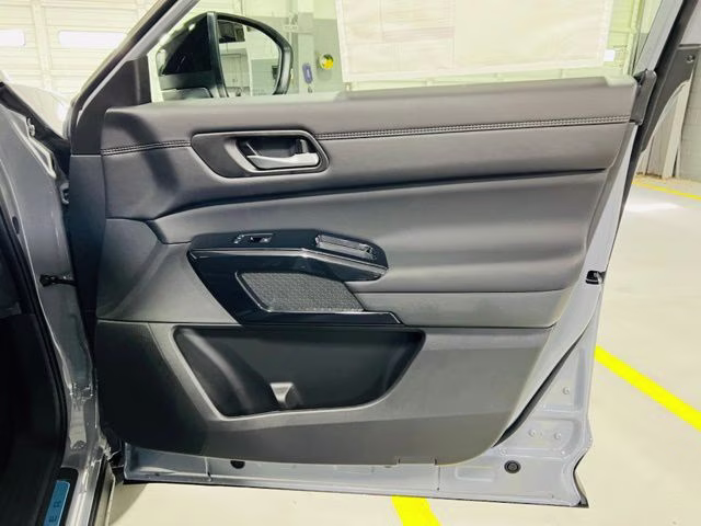 2026 Boulder Gray/Super Black Nissan Pathfinder Platinum FWD SUV
