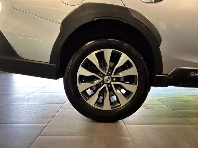 2023 Ice Silver Metallic Subaru Outback Limited AWD SUV