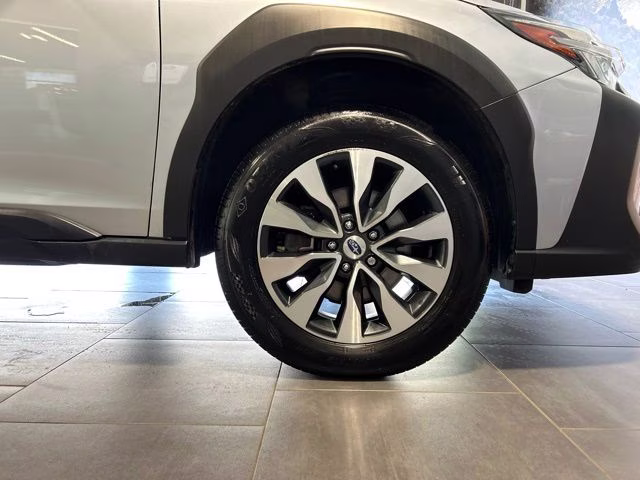 2023 Ice Silver Metallic Subaru Outback Limited AWD SUV