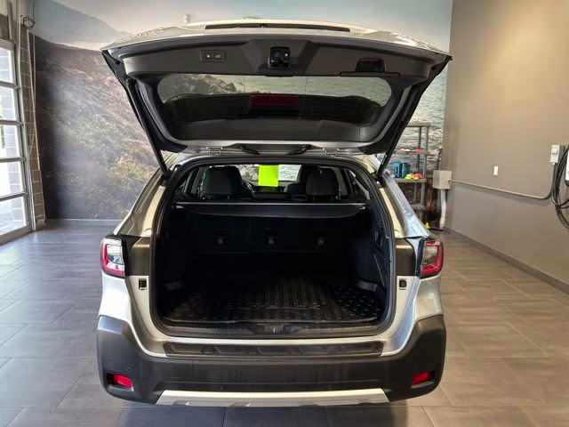 2023 Ice Silver Metallic Subaru Outback Limited AWD SUV