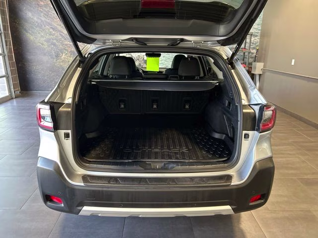 2023 Ice Silver Metallic Subaru Outback Limited AWD SUV