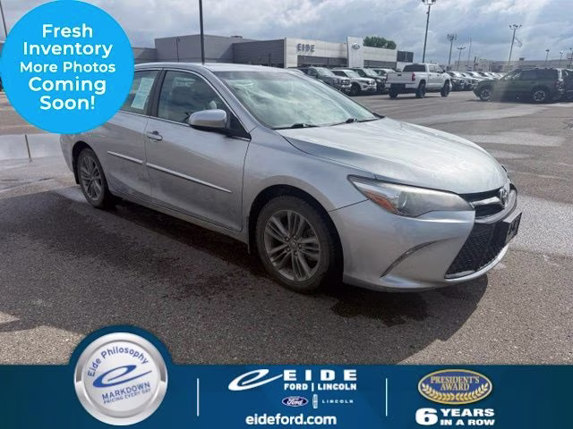 2017 Celestial Silver Metallic Toyota Camry SE FWD Sedan