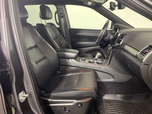 2019 Granite Crystal Metallic Clearcoat Jeep Grand Cherokee Limited 4X4 SUV