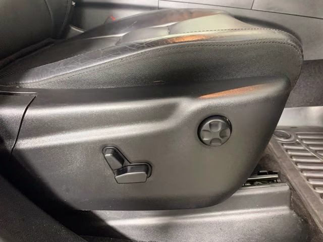 2019 Granite Crystal Metallic Clearcoat Jeep Grand Cherokee Limited 4X4 SUV