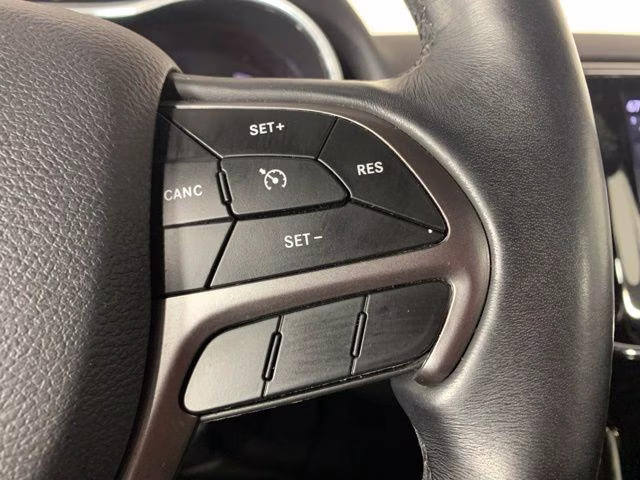 2019 Granite Crystal Metallic Clearcoat Jeep Grand Cherokee Limited 4X4 SUV