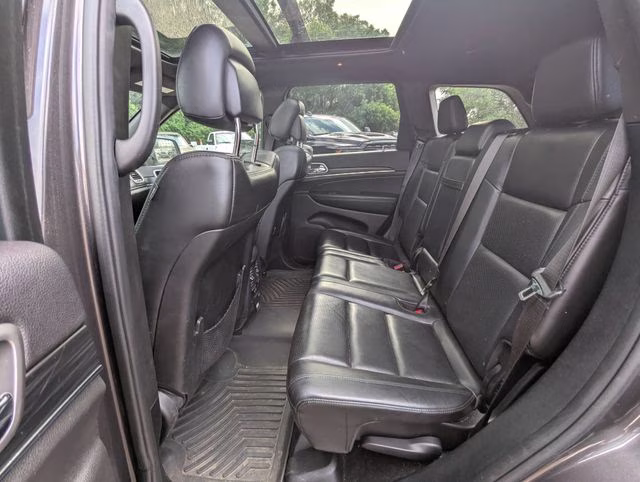 2019 Granite Crystal Metallic Clearcoat Jeep Grand Cherokee Limited 4X4 SUV