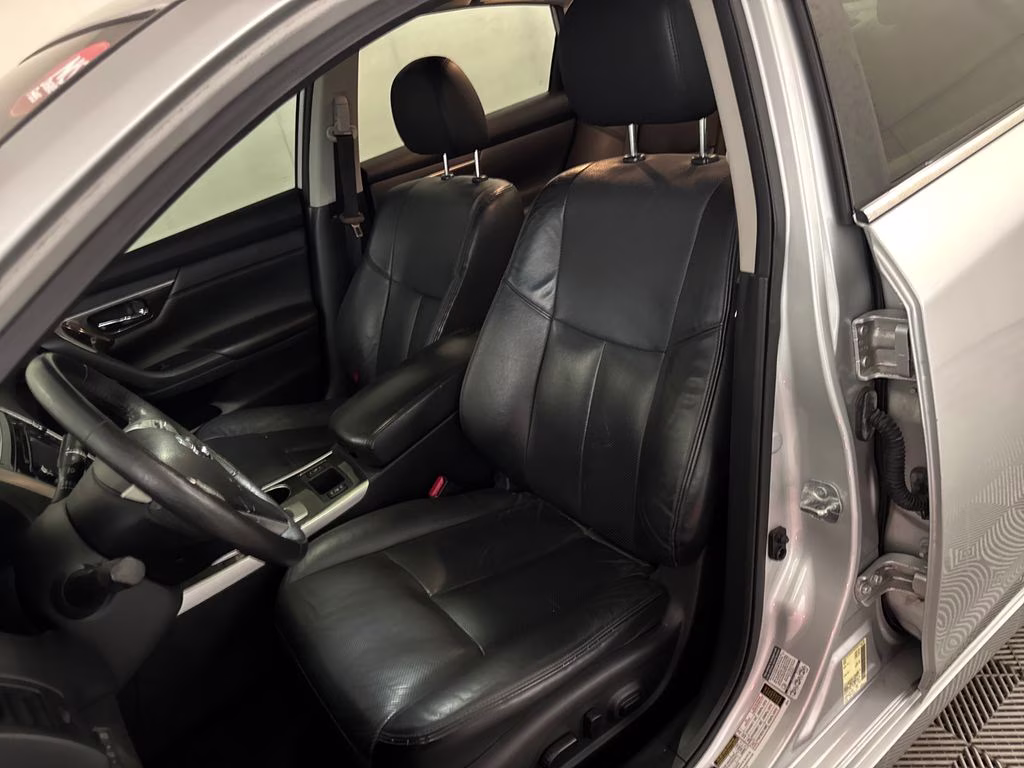 2015 Brilliant Silver Metallic Nissan Altima 2.5 SL FWD Sedan