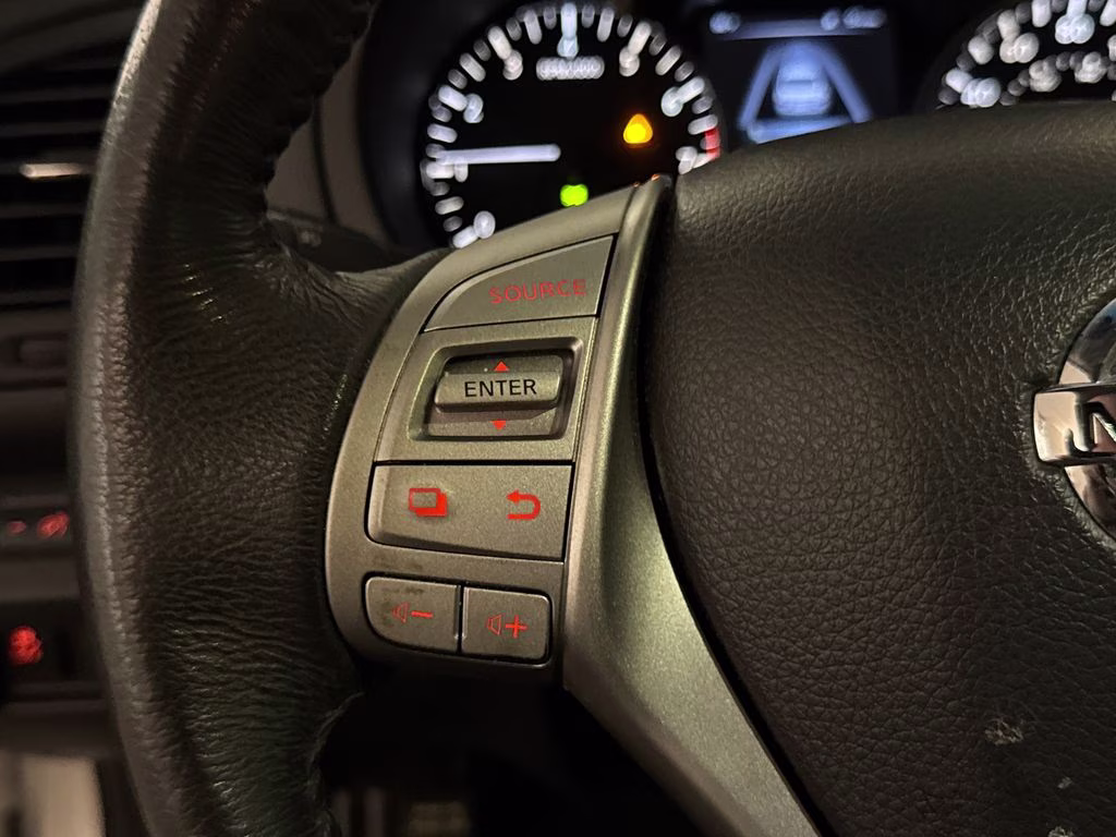 2015 Brilliant Silver Metallic Nissan Altima 2.5 SL FWD Sedan