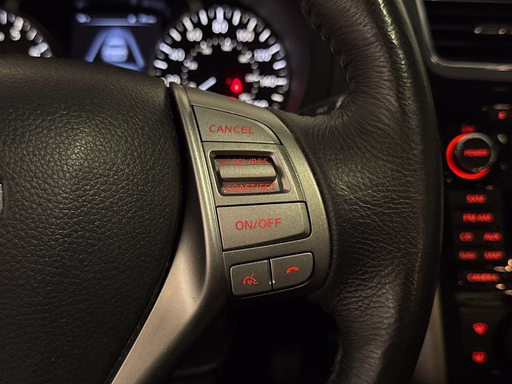 2015 Brilliant Silver Metallic Nissan Altima 2.5 SL FWD Sedan