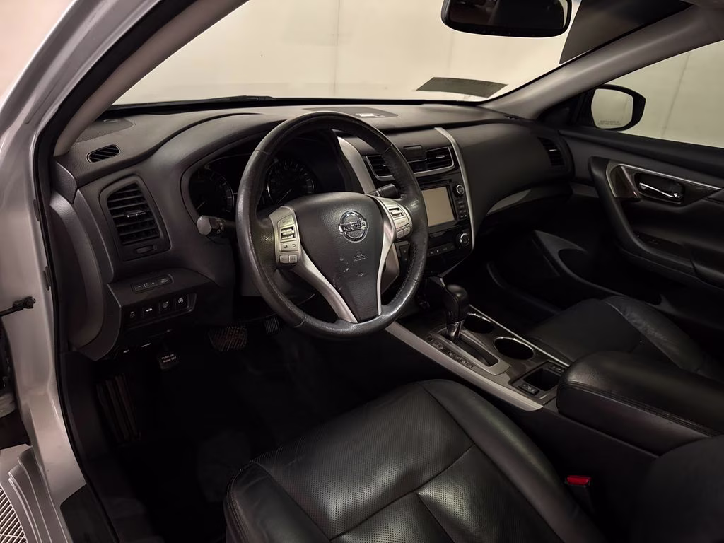 2015 Brilliant Silver Metallic Nissan Altima 2.5 SL FWD Sedan