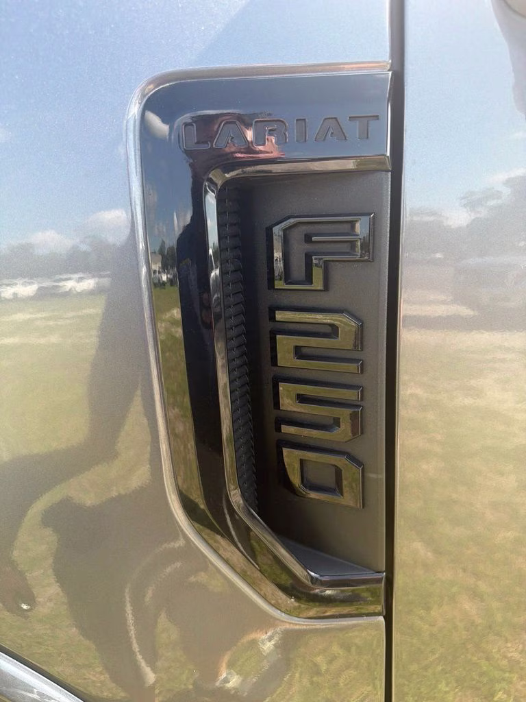 2021 Gray Metallic Ford Super Duty F-250 SRW Lariat 4X4 Truck