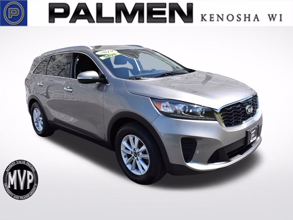 2019 Titanium Silver Kia Sorento LX FWD SUV
