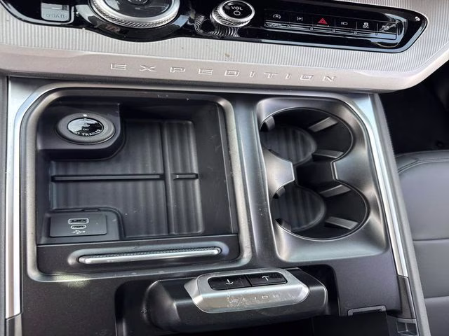 2026 Black Metallic Ford Expedition Active RWD SUV