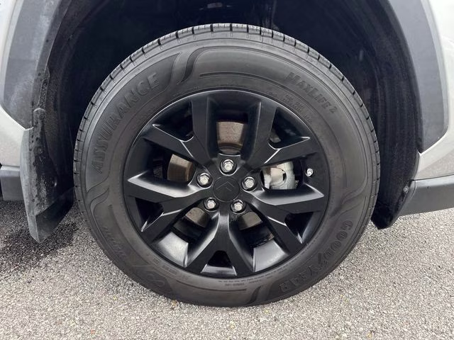 2021 Silver Sky Metallic Toyota RAV4 LE AWD SUV