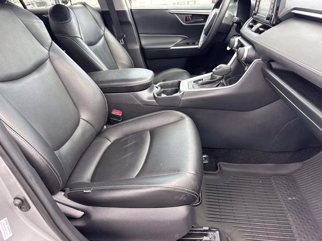 2021 Silver Sky Metallic Toyota RAV4 LE AWD SUV