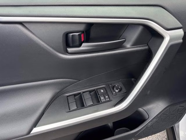 2021 Silver Sky Metallic Toyota RAV4 LE AWD SUV