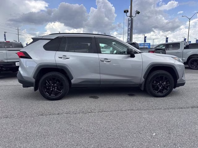 2021 Silver Sky Metallic Toyota RAV4 LE AWD SUV