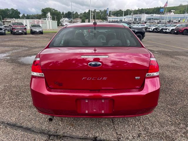 2010 Red Ford Focus SE FWD Sedan
