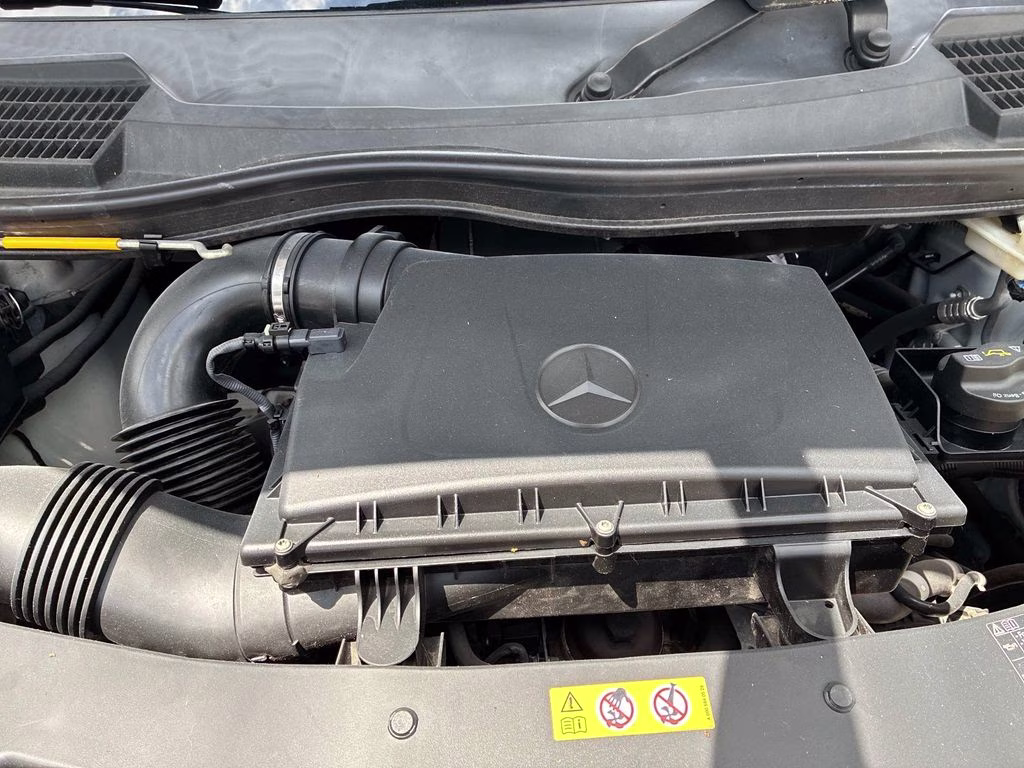 2021 White Mercedes-Benz Metris Cargo RWD Van