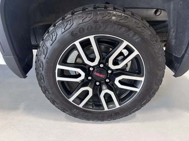 2025 Summit White GMC Sierra 1500 AT4 4X4 Truck