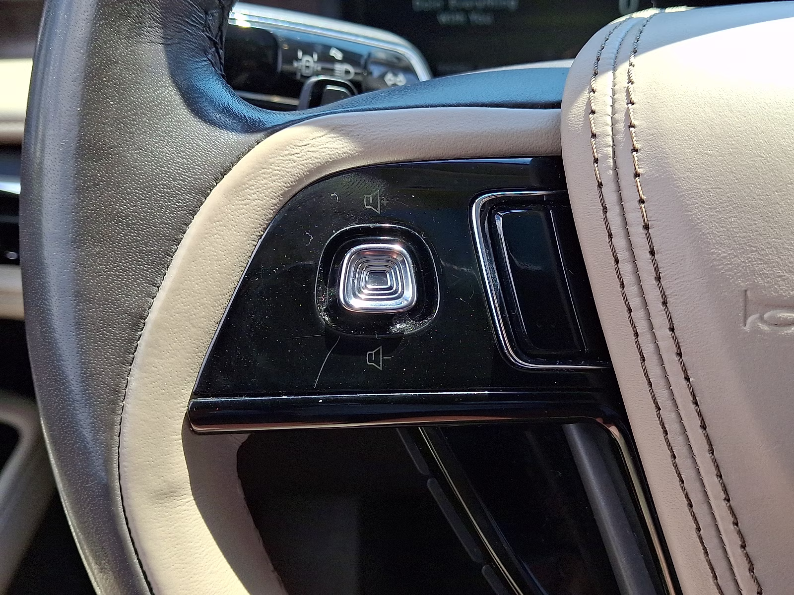 2022 Silver Radiance Metallic Clearcoat - JS Lincoln Aviator Reserve AWD
