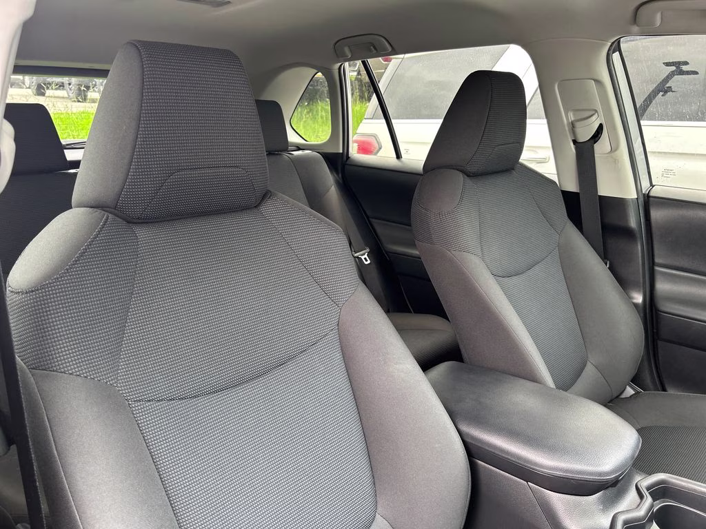 2020 Silver Sky Metallic Toyota RAV4 LE FWD SUV