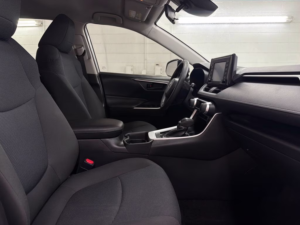 2020 Silver Sky Metallic Toyota RAV4 LE FWD SUV