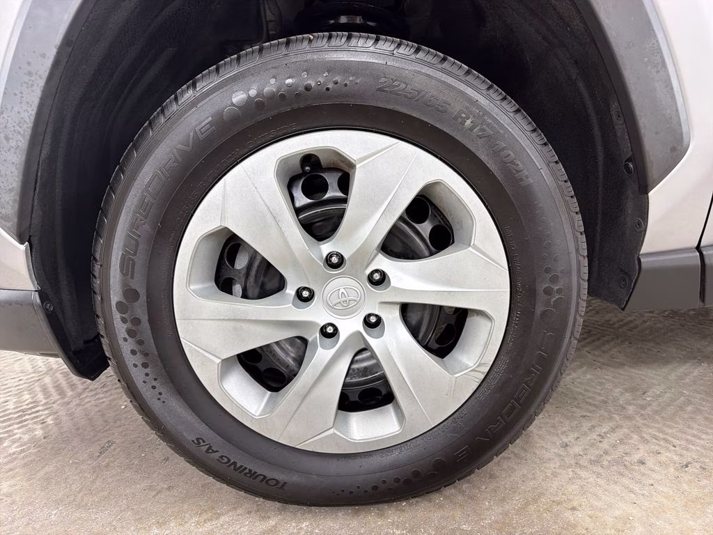 2020 Silver Sky Metallic Toyota RAV4 LE FWD SUV
