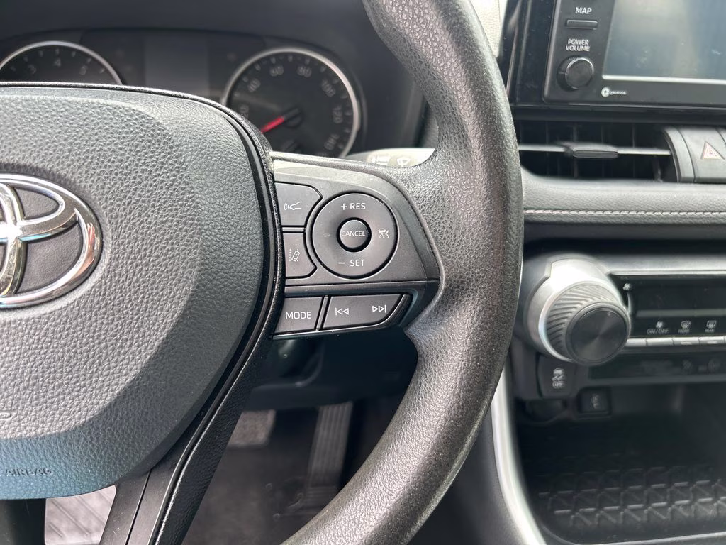 2020 Silver Sky Metallic Toyota RAV4 LE FWD SUV