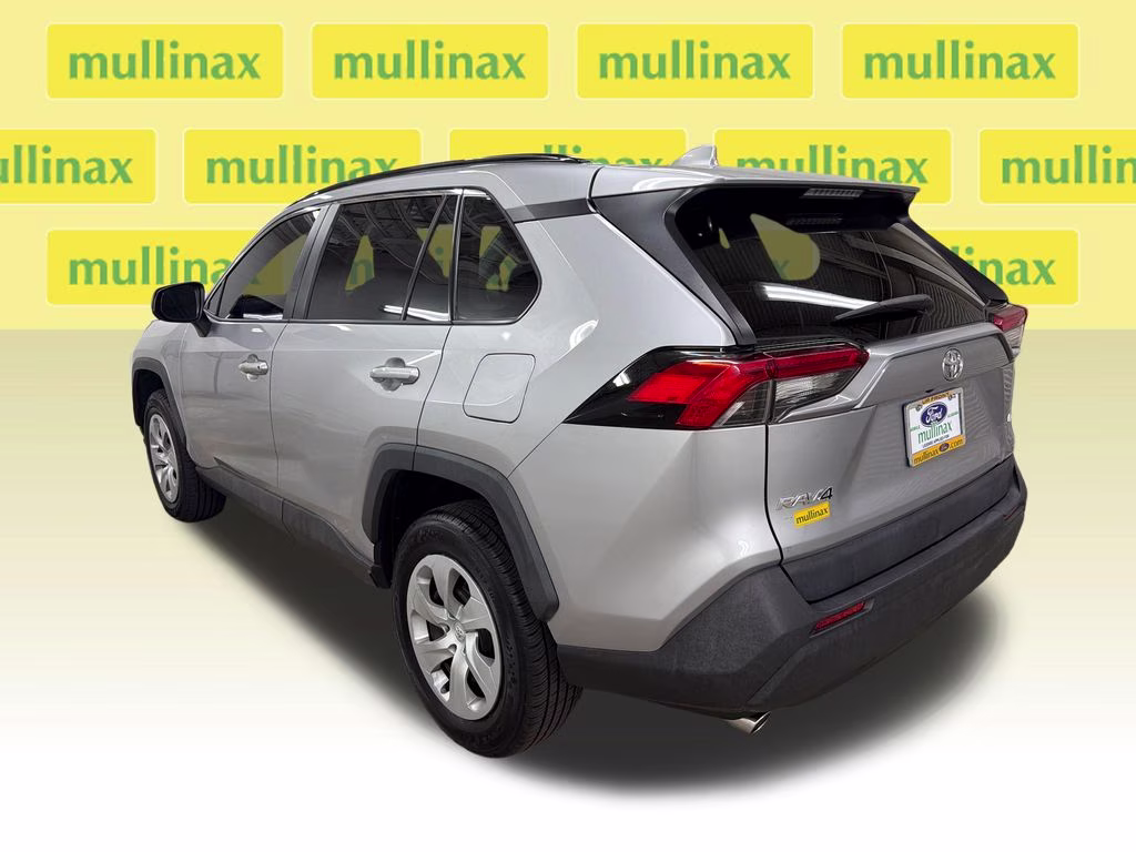 2020 Silver Sky Metallic Toyota RAV4 LE FWD SUV