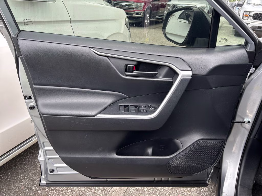 2020 Silver Sky Metallic Toyota RAV4 LE FWD SUV