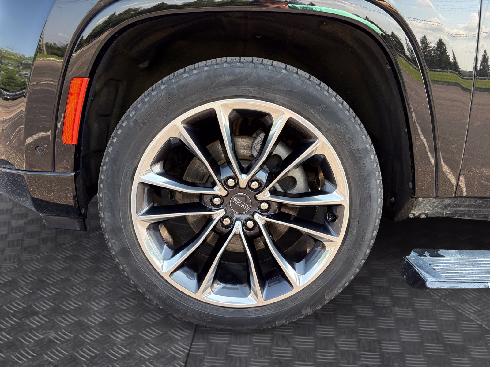 2024 Diamond Black Crystal Pearlcoat Jeep Wagoneer Series III 4X4 SUV
