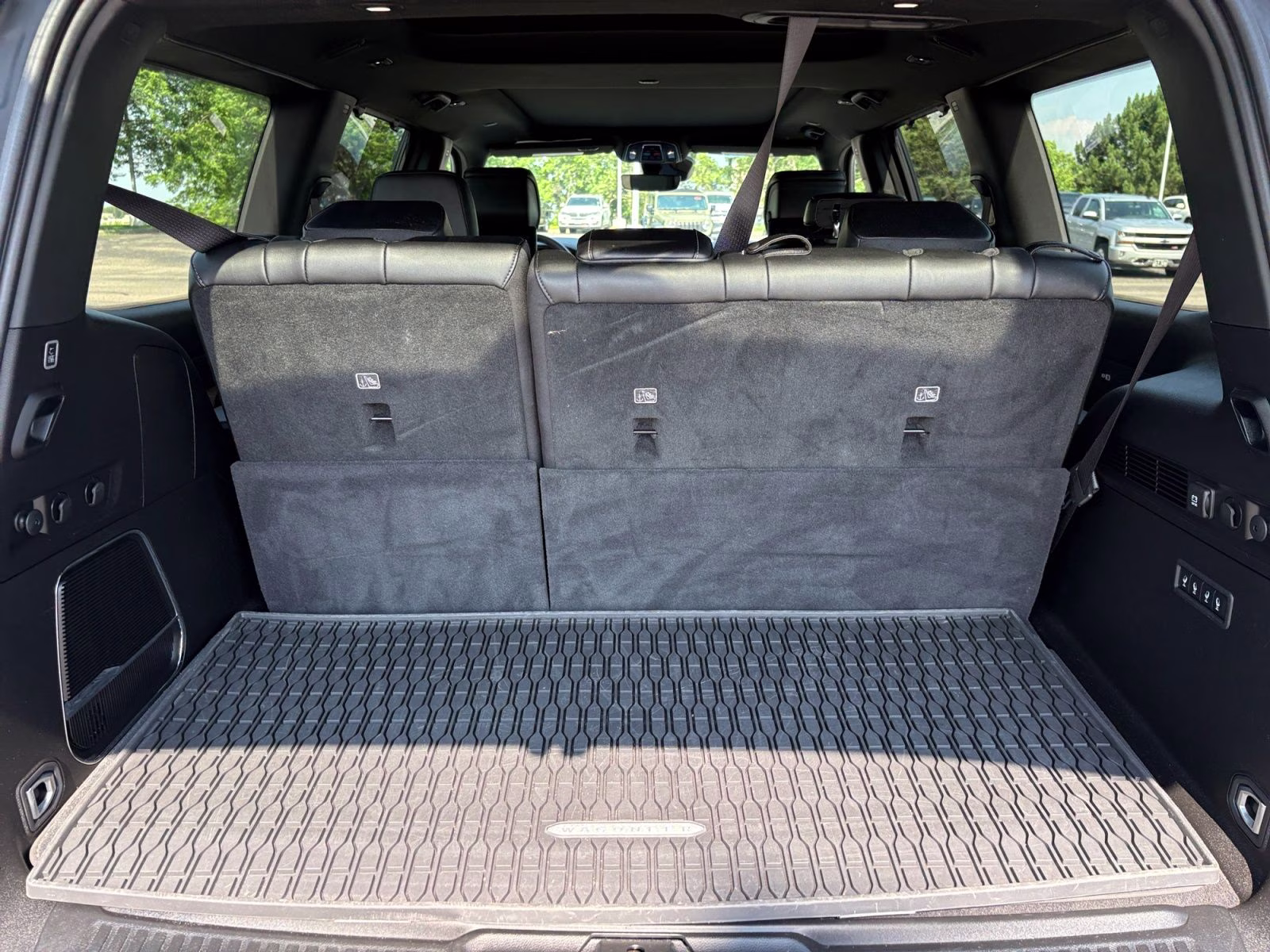 2024 Diamond Black Crystal Pearlcoat Jeep Wagoneer Series III 4X4 SUV