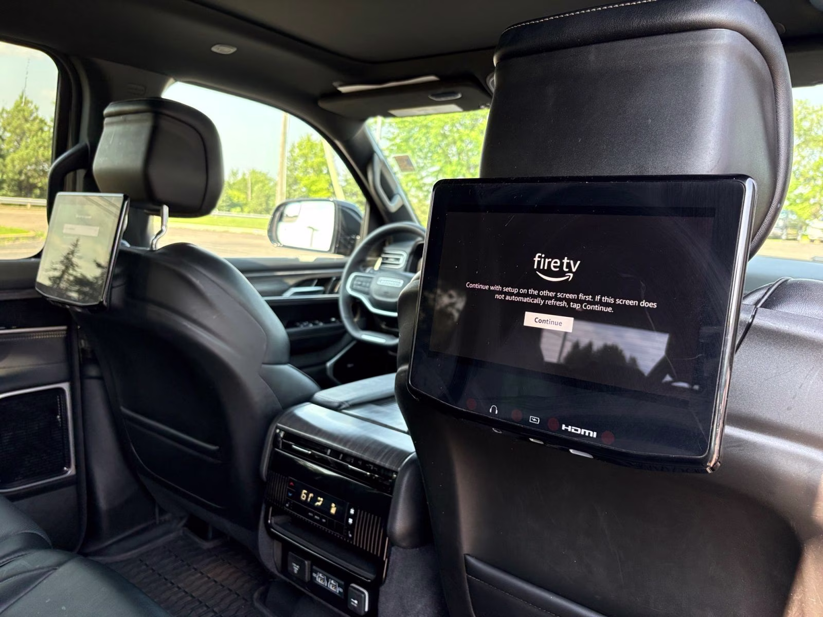 2024 Diamond Black Crystal Pearlcoat Jeep Wagoneer Series III 4X4 SUV