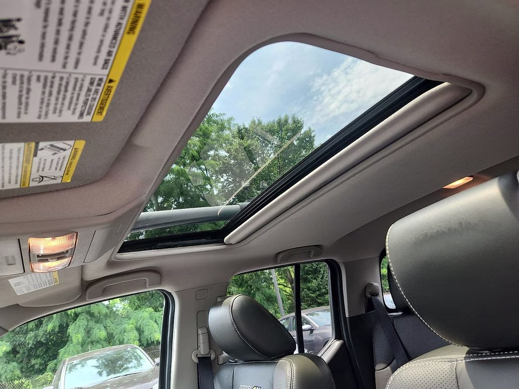 2020 Magnetic Black Pearl Nissan Frontier PRO-4X 4X4 Truck