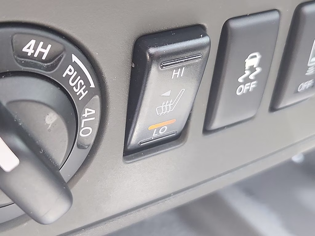 2020 Magnetic Black Pearl Nissan Frontier PRO-4X 4X4 Truck
