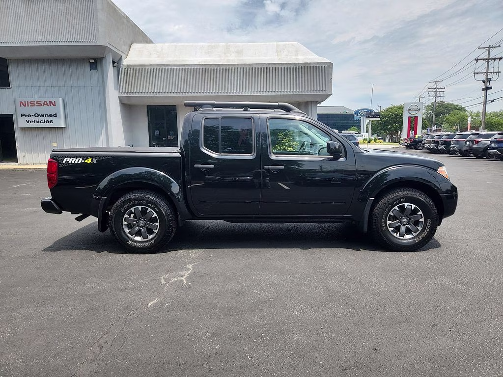 2020 Magnetic Black Pearl Nissan Frontier PRO-4X 4X4 Truck