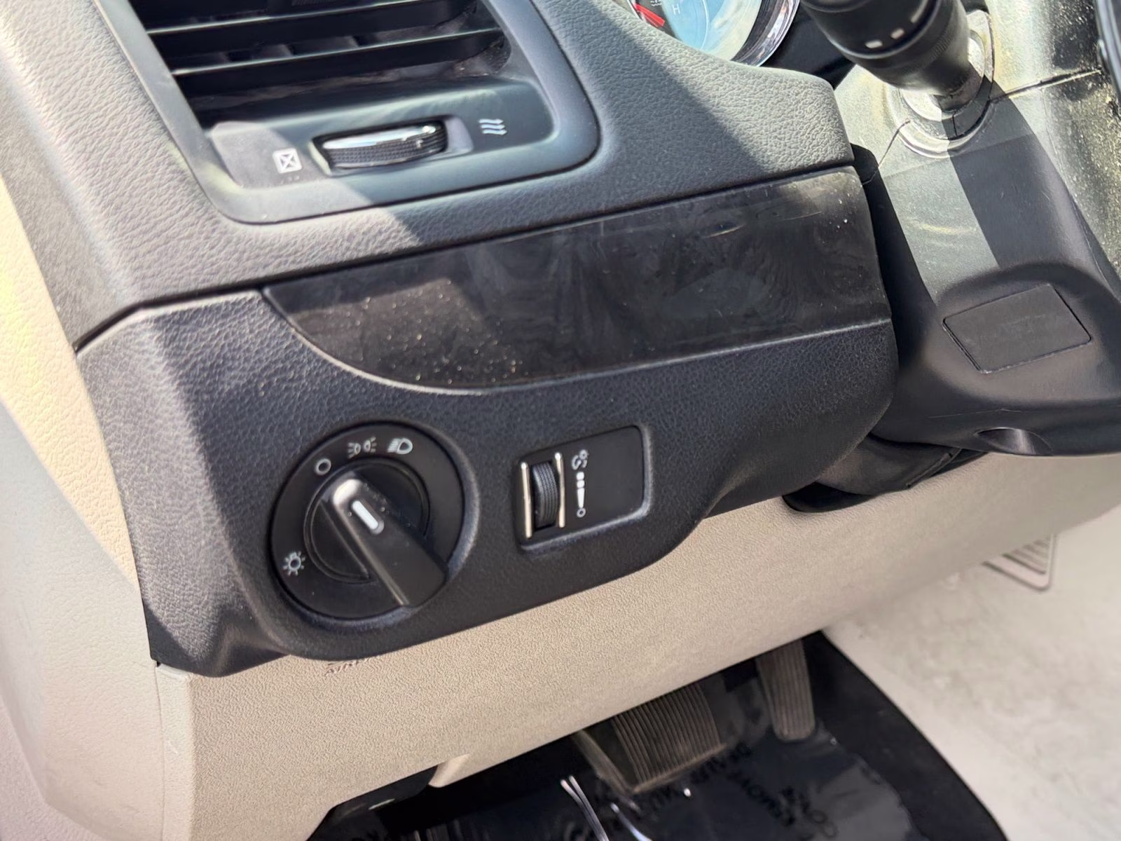 2018 Billet Silver Metallic Clearcoat Dodge Grand Caravan SE FWD Van