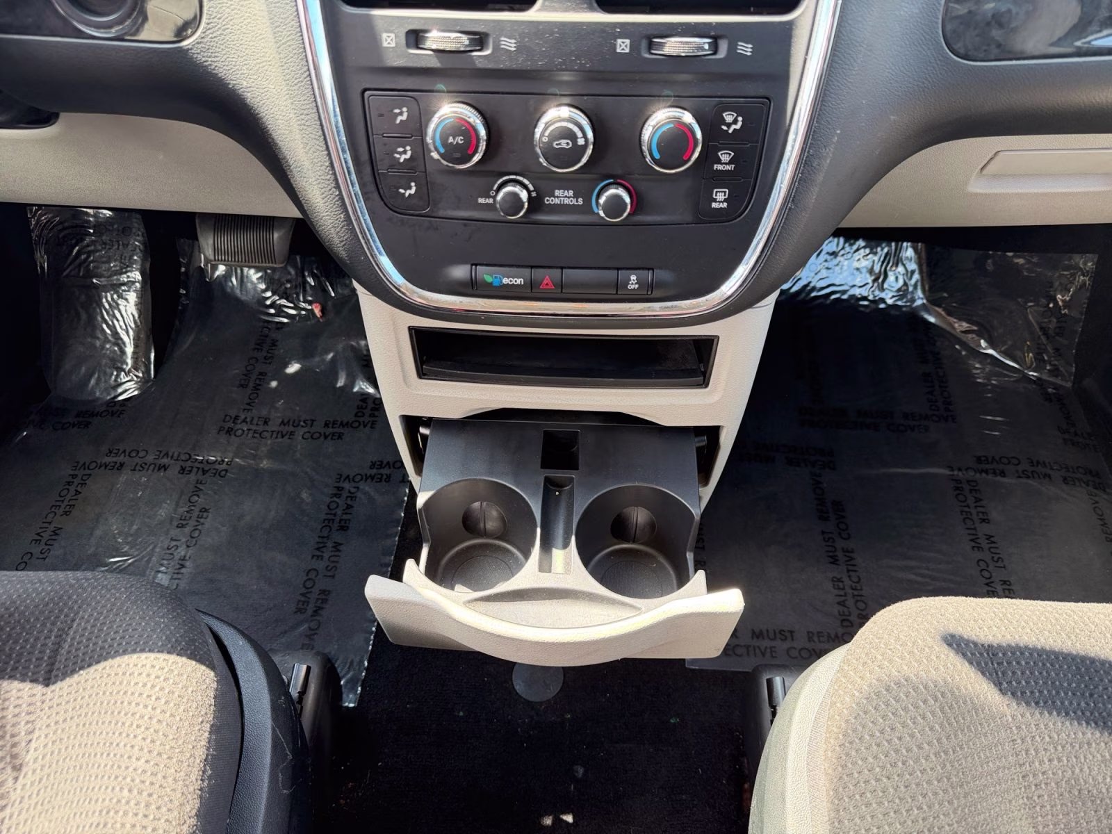 2018 Billet Silver Metallic Clearcoat Dodge Grand Caravan SE FWD Van