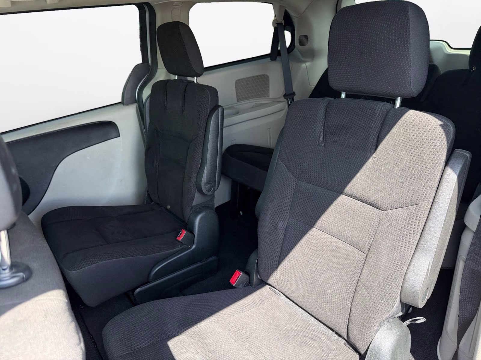 2018 Billet Silver Metallic Clearcoat Dodge Grand Caravan SE FWD Van